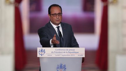 Fran&ccedil;ois Hollande, lundi 7 septembre 2015 lors de sa conf&eacute;rence de presse au palais de l'Elys&eacute;e. ( CHARLES PLATIAU / REUTERS)