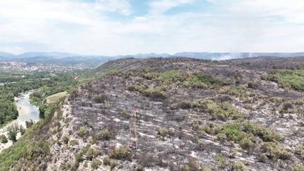 Incendie en Ardèche : la nature ravagée. (FRANCEINFO)