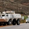 Des chars de la Finul sont stationnés le long d'Al-Khardali, dans le sud du Liban, le 17 septembre 2024. (RABIH DAHER / AFP)