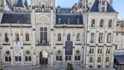 Un homme a tenté d'incendier la mairie d'Angoulême avec un bidon d'essence. (NC / MAXPPP)