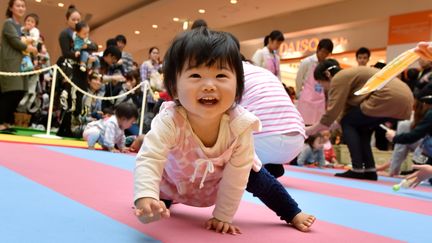 Moins d'un million d'enfants&nbsp;sont nés cette année au Japon, du jamais vu depuis 1899 (KAZUHIRO NOGI / AFP)