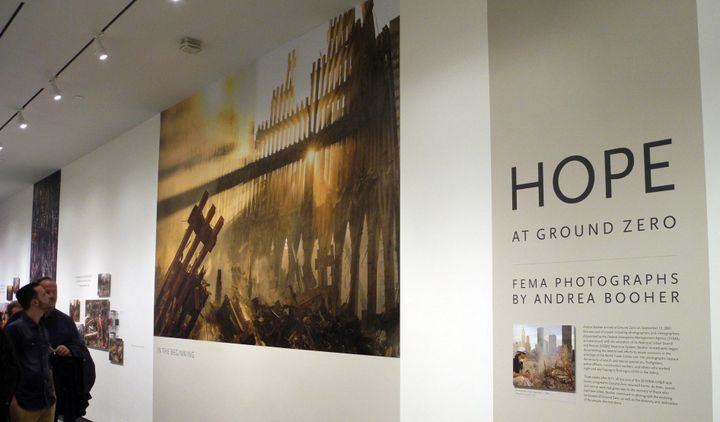 L'entrée de l'exposition "Hope at Ground Zero" à New York.
 (Thomas URBAIN / AFP)