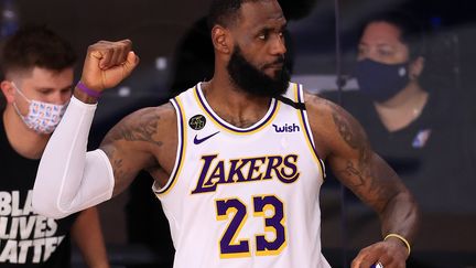 LeBron James durant la victoire des Los Angeles Lakers contre les Houston Rockets lors du match 3 des demi-finales de conférence des play-offs NBA 2020 (MIKE EHRMANN / GETTY IMAGES NORTH AMERICA)