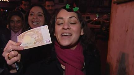 Il y a 20 ans, jour pour jour, les Français découvraient l'euro, cette&nbsp;nouvelle monnaie unique européenne qui entrait dans notre quotidien. (CAPTURE ECRAN / FRANCEINFO)