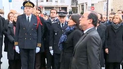 François Hollande dévoile trois plaques en hommage aux victimes des attentats de janvier 2015