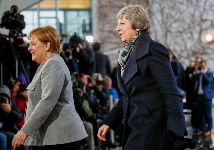 La chancelière allemande Angela Merkel et la Première ministre Theresa May à Berlin (Allemagne), mardi 11 décembre 2018. (ODD ANDERSEN / AFP)