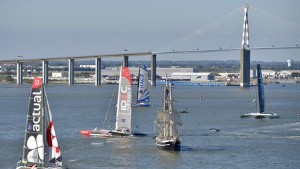 Départ de la course The Bridge à Saint-Nazaire (Loire-Atlantique), dimanche 25 juin 2017. (LOIC VENANCE / AFP)