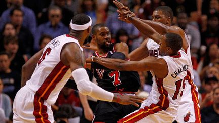 La lutte farouche entre Miami et Chicago sous les yeux de Lebron James