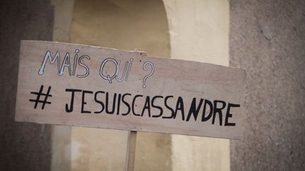 Une pancarte lors d'une manifestation contre le pass sanitaire à Metz (Moselle), le 28 août 2021. (NICOLAS BILLIAUX / HANS LUCAS)