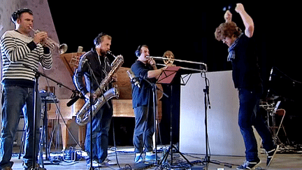 Le compositeur Jean-Christophe Onno et ses musiciens enregistrent la bande oroginale du court métrage de Brahim Fritah à la Chaise-Dieu
 (France 3 / Culturebox)