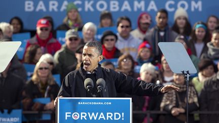 Barack Obama, le 5 novembre &agrave; Madison, dans le Wisconsin (Etats-Unis). (MARK HIRSCH / GETTY IMAGES NORTH AMERICA / AFP)