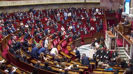 Le président du Modem, François Bayrou, a plaidé pour le retour de la proportionnelle afin de former un nouveau gouvernement. Ce scrutin a été utilisé pour la dernière fois en 1986.