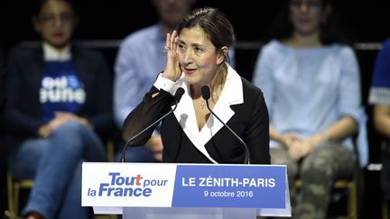 L'ancienne otage des Farc Ingrid Betancourt, dimanche 9 octobre 2016 lors du meeting de Nicolas Sarkozy organisé au Zénith de Paris. (MIGUEL MEDINA / AFP)