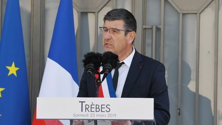 Éric Menassi, le maire de Trèbes lors d'un hommage aux victimes des attaques terroristes de Trèbes et Carcasonne, le 23 mars 2019. (BOYER CLAUDE / MAXPPP)