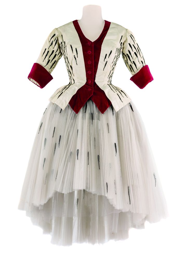 Costume d’André Delfau pour le ballet Le Clochard de A. Wolf, Opéra-Comique, 1959.
	 
 (CNCS / Florent Giffard)