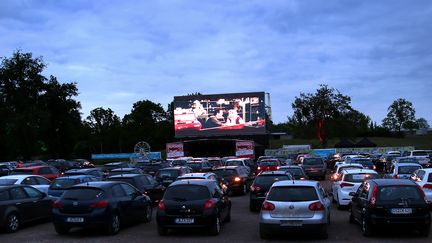 Un drive-in à Magdeburg en Allemagne. (RONNY HARTMANN / DPA)