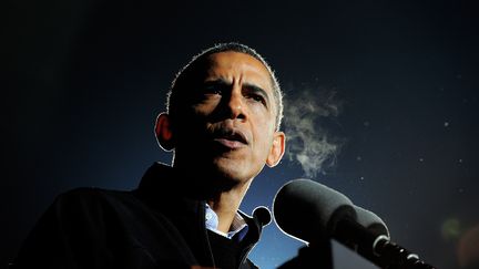 Barack Obama prononce un discours lors d'un meeting &eacute;lectoral, le 5 novembre 2012, &agrave; Des Moines (Iowa). (JEWEL SAMAD / AFP)