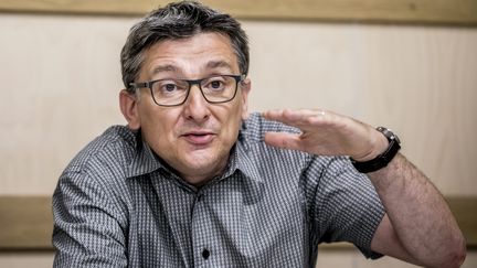 Louis Maurin, le&nbsp;directeur de l'Observatoire des inégalités, lors d'une conférence de presse en mai 2017.&nbsp; (VINCENT ISORE / MAXPPP)