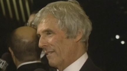 Le compositeur américain Burt Bacharach s'est éteint à l'âge de 94 ans, jeudi 9 février. Le pianiste passionné de jazz a fait chanter les plus grands, comme les Beatles et Dionne Warwick. (FRANCEINFO)