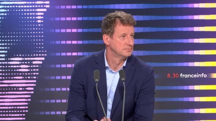 Yannick Jadot, eurodéputé EELV, était&nbsp;lundi 7 novembre l'invité du 8h30 franceinfo.&nbsp; (FRANCEINFO / RADIOFRANCE)