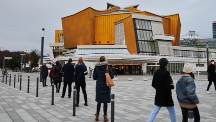 La&nbsp;Philharmonie de Berlin en Allemagne a renoué le 20 mars, le temps d'un concert, avec un public préalablement testé (ANNETTE RIEDL / DPA / DPA PICTURE-ALLIANCE VIA AFP)