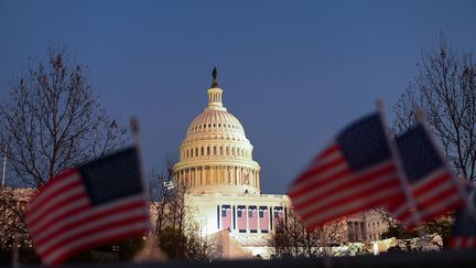 Le Capitole à Washington, avant l'investiture de Joe Biden, en janvier 2021. (ROBERTO SCHMIDT / AFP)