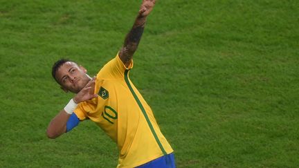 Neymar rend hommage à Usain Bolt pour fêter son but face à l'Allemagne (SEBASTIAN KAHNERT / DPA)