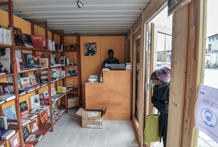 La librairie "Dealer de livres", Saint-Denis, le 6 octobre 2020 (ALAIN JOCARD / AFP)