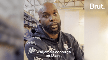 Lors d’un match de basket, le joueur des Metz Canonniers Loïc Akono est la cible d’injures raciales venant d’un spectateur. Avec son club, ils ont porté plainte, et dénoncent cette situation.