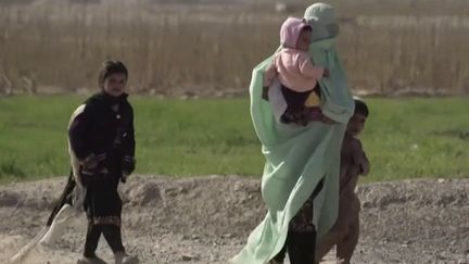 En Afghanistan, la vie des femmes est de plus en plus restreinte depuis le retour au pouvoir des Talibans. (FRANCEINFO)