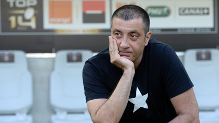 Le président du RC Toulon, Mourad Boudjellal, lors de la demi-finale de Top 14 de son club contre le Stade Français, à Bordeaux, le 5 juin 2015. (NICOLAS TUCAT / AFP)