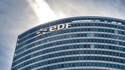 Le siège social d'EDF à Paris, le 14 juillet 2022. (MAEVA DESTOMBES / HANS LUCAS / AFP)