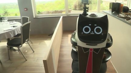 Restaurant : le serveur est un robot !