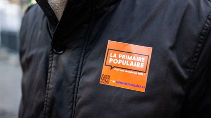 Des militants de la Primaire populaire mobilisés à&nbsp;Paris, le 15 janvier 2022. (XOSE BOUZAS / HANS LUCAS / AFP)