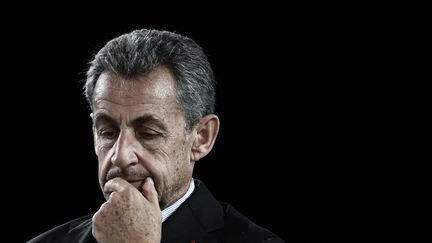 Nicolas Sarkozy, le 8 octobre 2021 à Bordeaux (Gironde). (PHILIPPE LOPEZ / AFP)