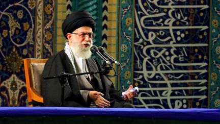 L'ayatollah Ali Khamenei, le guide supr&ecirc;me iranien, &agrave; l'occasion d'un discours &agrave; T&eacute;h&eacute;ran, mercredi 20 novembre 2013.&nbsp; (HO / KHAMENEI.IR / AFP)