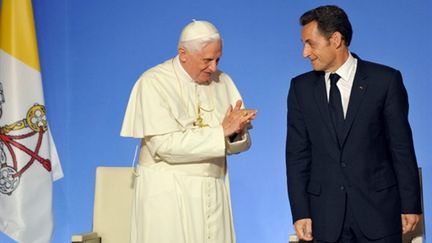 Le pape Benoït XVI reçu à l'Elysée, le 12 septembre 2008 (AFP/GERARD CERLES)