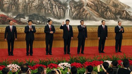 Le bureau politique du PC chinois le 15 novembre 2012 à Pékin. Au centre le président du pays, Xi Jinping. (Reuters - Carlos Barria)