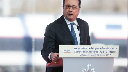 François Hollande delivers the speech during which a gunshot is heard, on February 28, 2017, in Villognon (Charente).  (YOHAN BONNET / AFP)