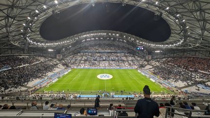 Le Stade Vélodrome est resté vide après le report du match entre l'OM et l'OL dimanche 29 octobre, à la suite du caillassage du car des lyonnais. (JULIEN FROMENT/RADIOFRANCE)