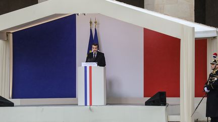 Hommage à Arnaud Beltrame : Emmanuel Macron dénonce "l'islamisme rampant" sur les réseaux sociaux