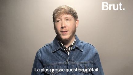 L'âge, le militantisme, la banlieue… Certains propos lassent le chanteur Eddy de Pretto. Il a décidé de les commenter.