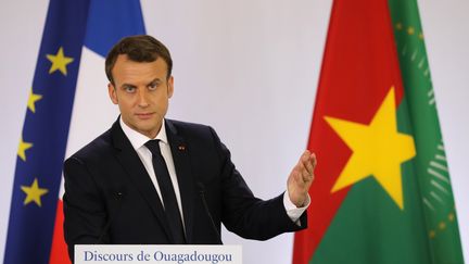 Emmanuel Macron lors d'un discours face à des étudiants à l'université de Ougadougou, au Burkina-Faso, le 28 novembre 2017. (LUDOVIC MARIN / AFP)