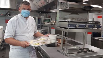 Entre impatience et inquiétude pour l'avenir, les restaurateurs attendent de pouvoir rouvrir, comme à Joigny dans l'Yonne, le 25 mai 2020. (FRANCE BLEU AUXERRE / RADIO FRANCE)