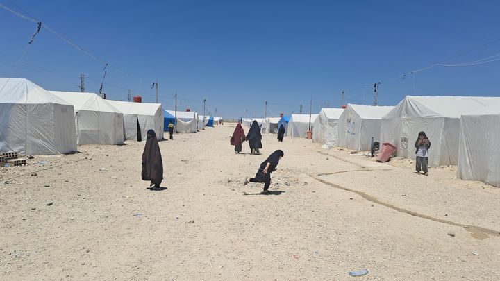 Dans le camp de Roj, en Syrie, où les garçons sont séparés de leur mère. (MOHAMMED HASAN)