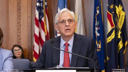 Le ministre de la Justice américain, Merrick Garland, dévoile des sanctions contre des entités russes accusées d'ingérence politique, le 4 septembre 2024. (ROBERTO SCHMIDT / AFP)