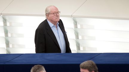 Le d&eacute;put&eacute; europ&eacute;en Jean-Marie Le Pen, le 19 mai 2015 &agrave; Strasbourg (Bas-Rhin). (FREDERICK FLORIN / AFP)