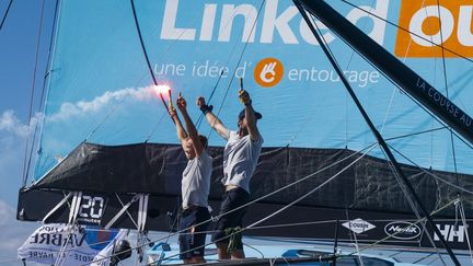 Thomas Ruyant et Morgan Lagravière (LinkedOut) ont remporté la Transat Jacques Vabre, dans la catégorie Imoca, le 25 novembre 2021. (PIERRE BOURAS / PIERRE BOURAS)