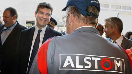 Le ministre de l'Economie Arnaud Montebourg lors d'une visite de l'usine d'Alstom du Creusot (Sa&ocirc;ne-et-Loire), le 25 juin 2014. (PHILIPPE MERLE / AFP)