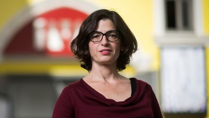 La comédienne Emmanuelle Laborit devant le International Visual Theatre.
 (Martin Bureau / AFP)